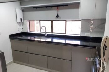 Resultado final de remodelación de cocina integral en apartamento en Bogotá ciudad salitre