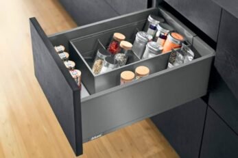 Oganizadores internos para cajones de cocina Blum