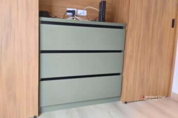 Fabricación de closet a medida con acabados en madera, diseñado para un uso real y adaptado al estilo de vida del cliente.